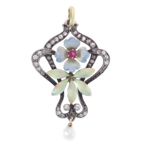 Austria-Hungarian late Victorian early Art Nouveau diamond and enamel pendant